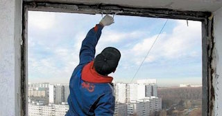 Демонтаж остекления балкона в Узловой - цена от 566 руб. - Сварной-Злв